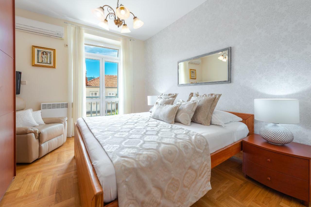 Superior Stunning Apartment Gravosa With A Free Parking Дубровник Экстерьер фото