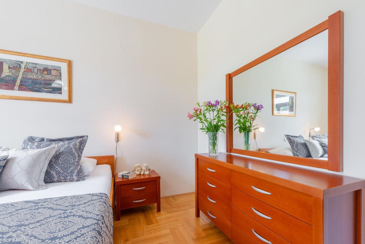 Superior Stunning Apartment Gravosa With A Free Parking Дубровник Экстерьер фото